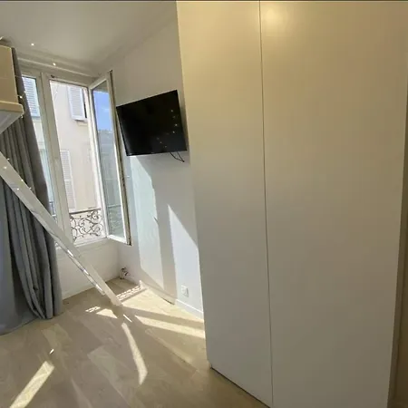 New 122 Mathieu Cosy Center * Paris