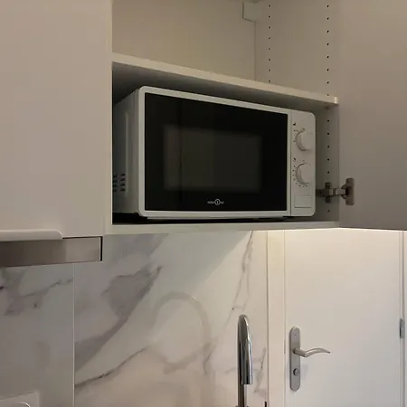 New 122 Mathieu Cosy Center Apartment
